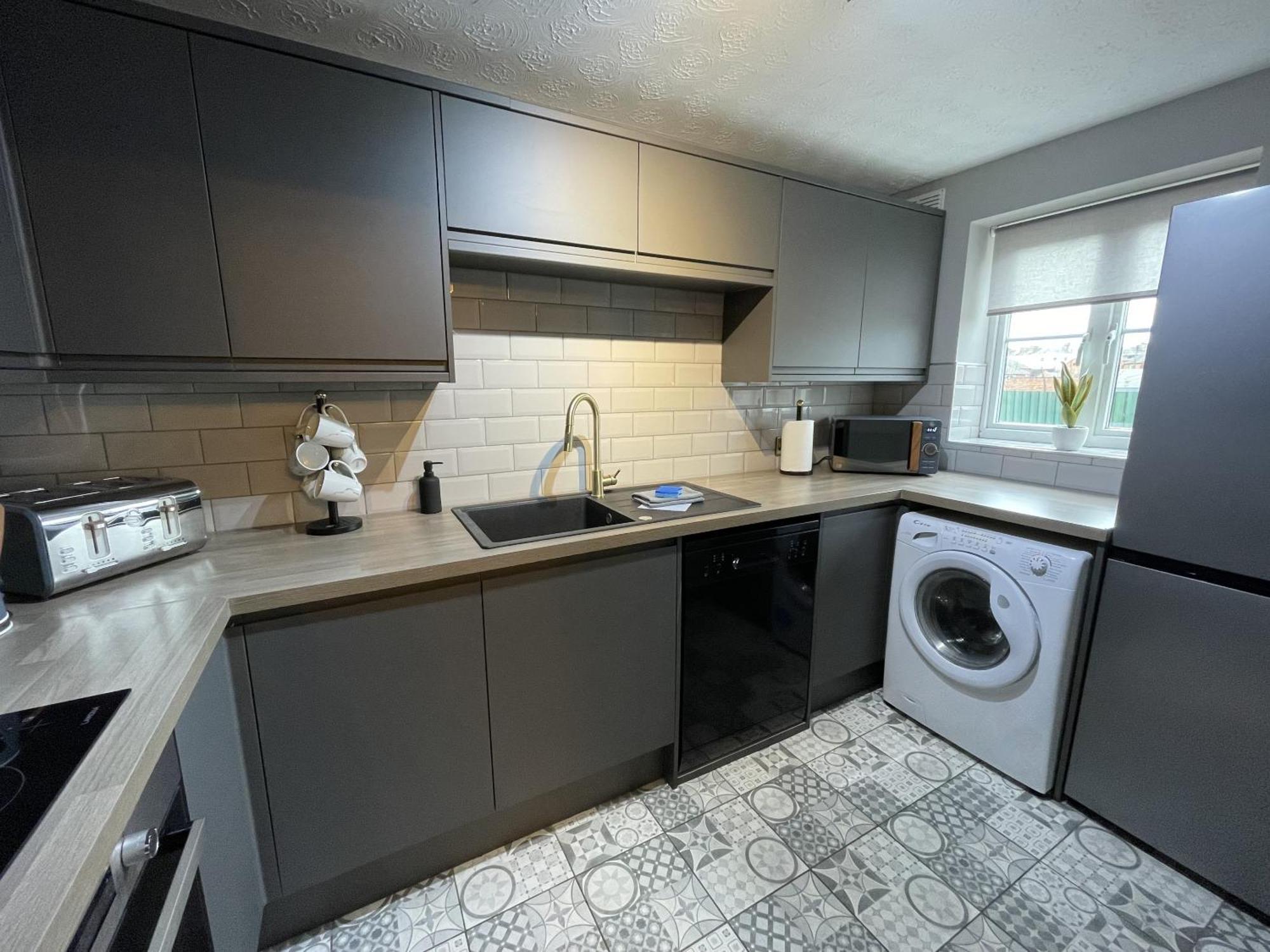 No24 - 2-Bed Boutique Apartment - Hosted By Hutch Lifestyle Leamington Spa Exterior foto